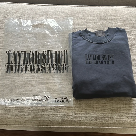 Taylor Swift Eras Tour Blue Crewneck Sweatshirt Large NWT - Picture 8 of 8
